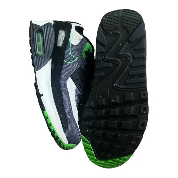 Nike Air Max Sneakers black/white/green padded collar durable sole boy youth 3.5