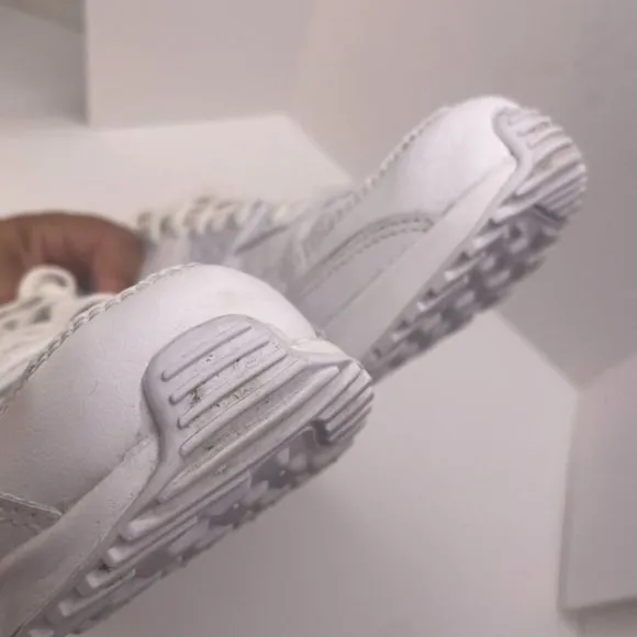 Nike Air Max White Sneakers CD6864-100‎ Size 6.5Y Women's 8