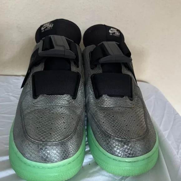 Nike Black and Green Sneakers with Chunky Sole