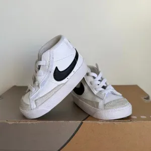 Nike Blazer Mid ‘77 Black/White Toddler Sneakers - SZ 5 C