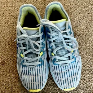 Nike Boys Sneakers Size 2Y