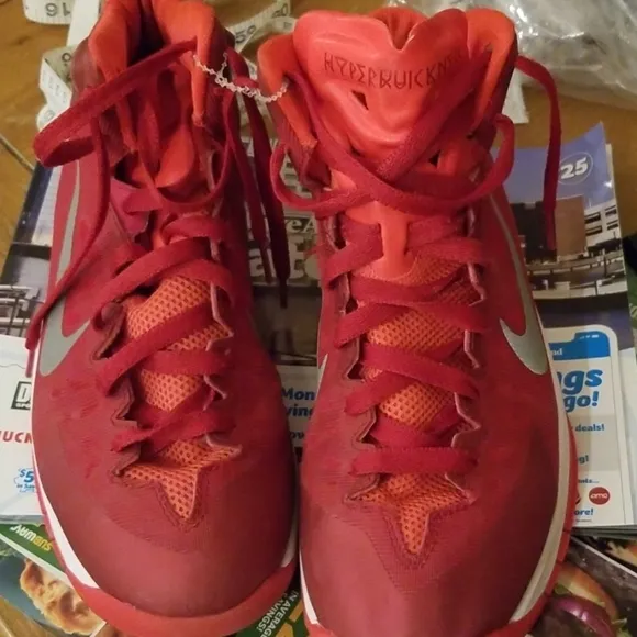 Nike Boys Zoom Hyperquickness Basketball Sneakers