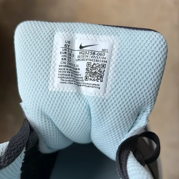 Nike Court Borough Low Sneakers