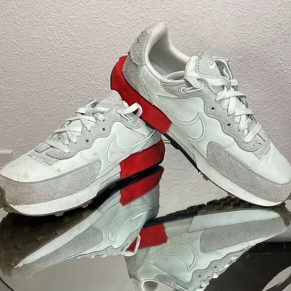 Nike Fontanka Waffle low-top sneakers | size 10