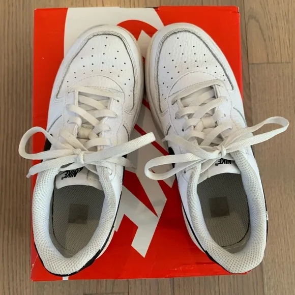 Nike Force 1 Sneakers