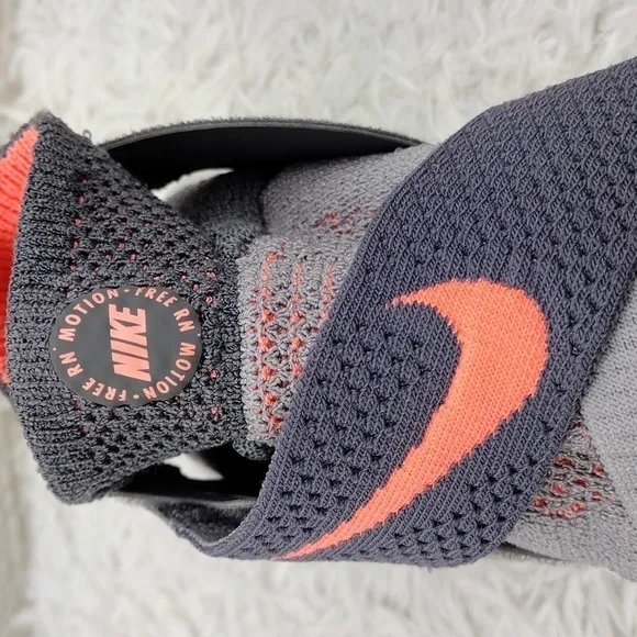 Nike Free RN Motion Flyknit 2018 Grey Crimson Pulse Fabric Upper Pull On Sneaker
