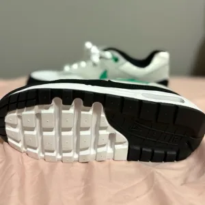 Nike Green and White Lifestyle Sneakers with Grid Sole