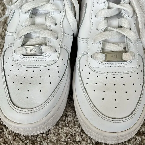 Nike Kids Air Force 1 LE Sneakers in White