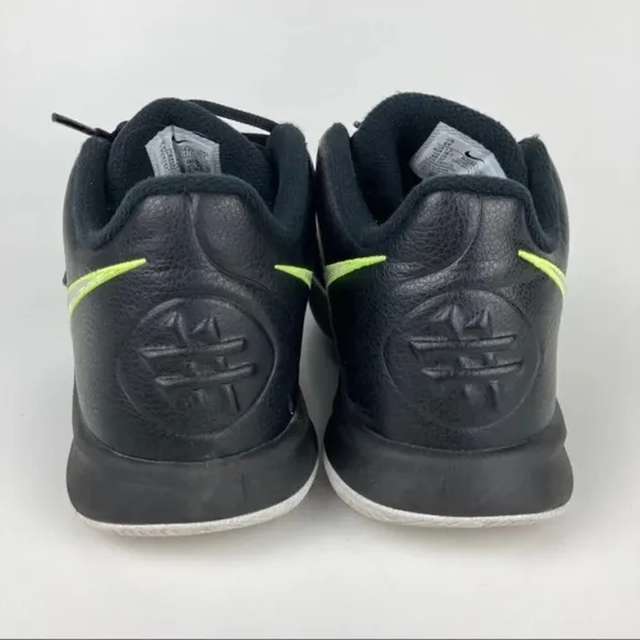 Nike Kyrie Flytrap 3 Sneakers Sz 6Y