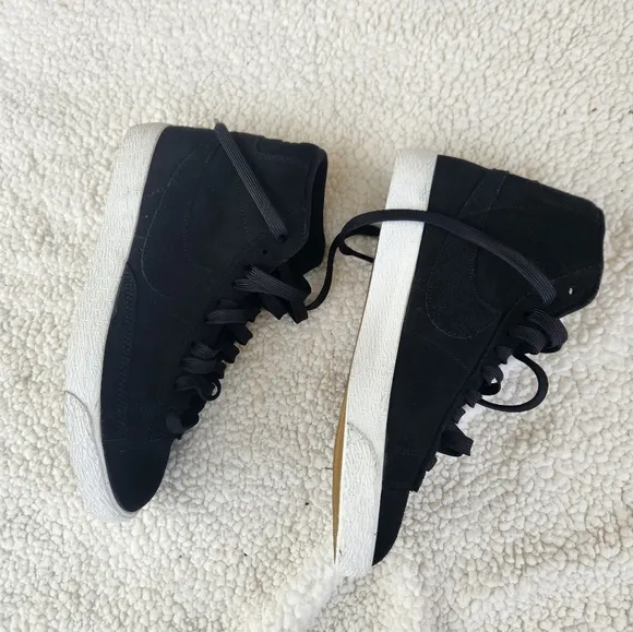 Nike Mens 6.5 Blazer Mid Black Sneakers