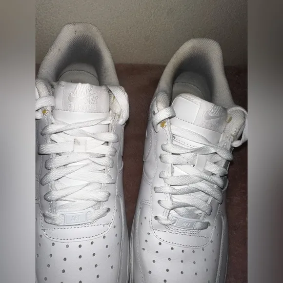 Nike Men’s Air Force 1 White Sneakers with Gum Sole 10.5 streetwear casual