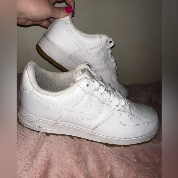 Nike Men’s Air Force 1 White Sneakers with Gum Sole 10.5 streetwear casual