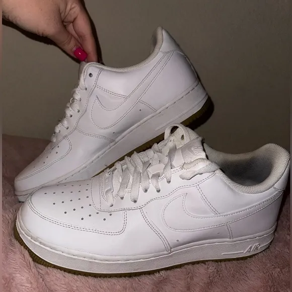 Nike Men’s Air Force 1 White Sneakers with Gum Sole 10.5 streetwear casual