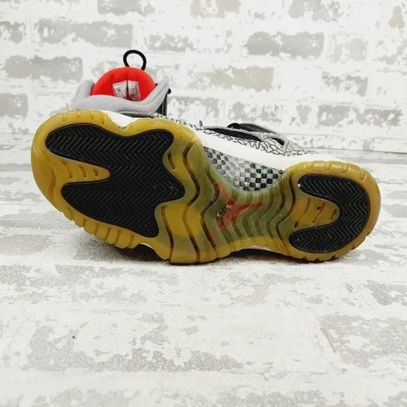 Nike Men's Air Jordan 11 Retro Low IE 'Black Cement' Athleisure Sneakers O352