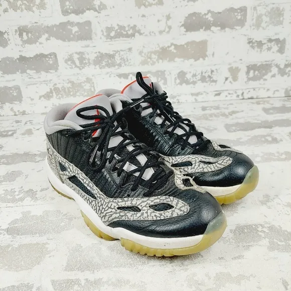 Nike Men's Air Jordan 11 Retro Low IE 'Black Cement' Athleisure Sneakers O352