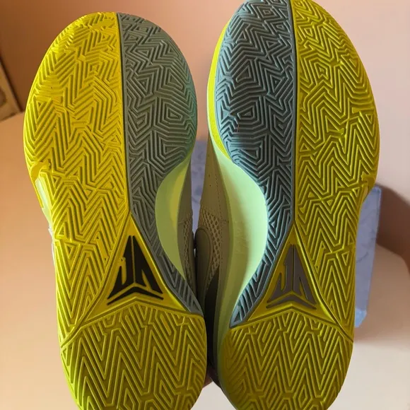 ❤️Nike NWT Ja Morant Gray and Lime Green Sneakers