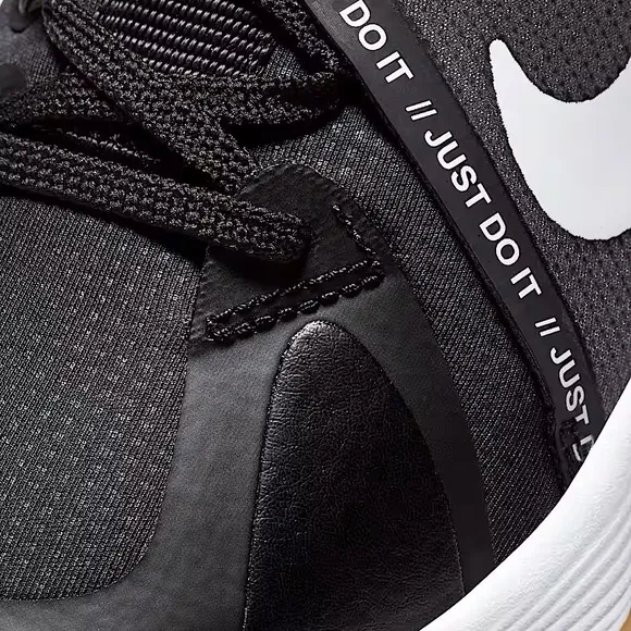 Nike React HyperSet Sneakers