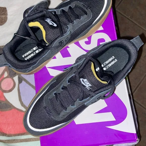 Nike SB Black and Gum Sole Sneakers