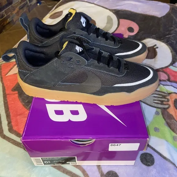 Nike SB Black and Gum Sole Sneakers