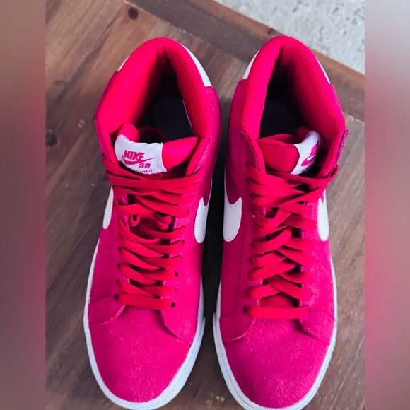Nike SB Zoom Blazer Mid Shoe Red High-Top Sneakers