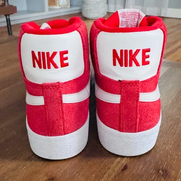 Nike SB Zoom Blazer Mid Shoe Red High-Top Sneakers