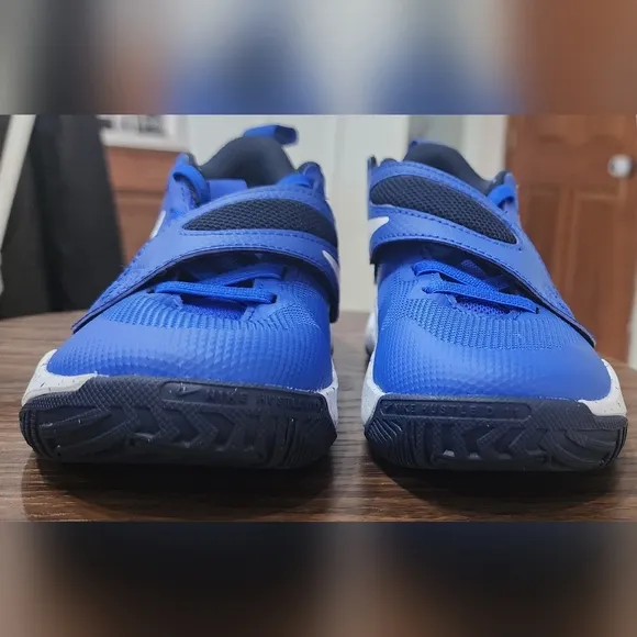 Nike sneakers in royal blue