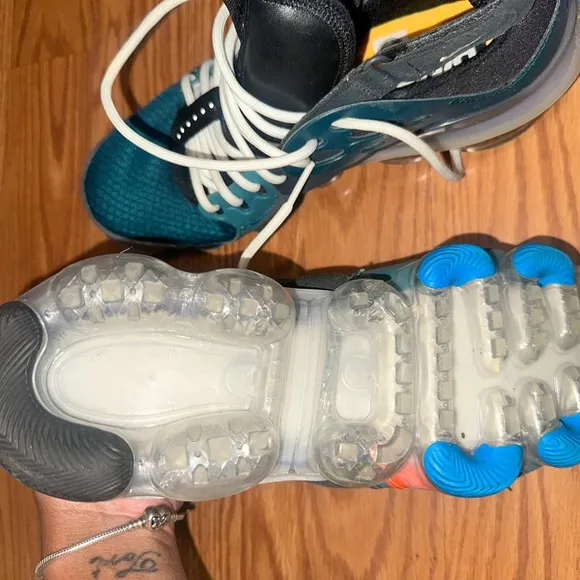 Nike Teal and Black Sneakers