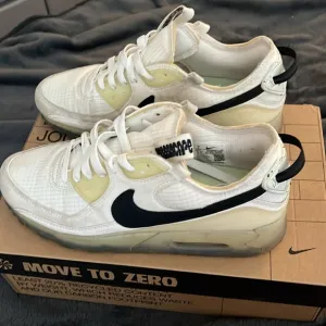 Nike White and Black Sneakers Air max 90 Terrascape