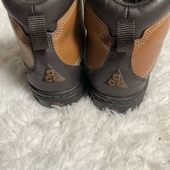 Nike Woodside ACG All Weather Kids Boots Tan / British 415079-200. Size 2Y
