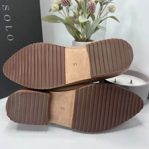 Nisolo Eva Everyday Chelsea Leather Ankle Boots Almond Pull On Women's US 5