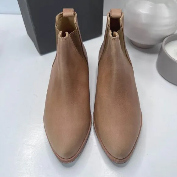 Nisolo Eva Everyday Chelsea Leather Ankle Boots Almond Pull On Women's US 5