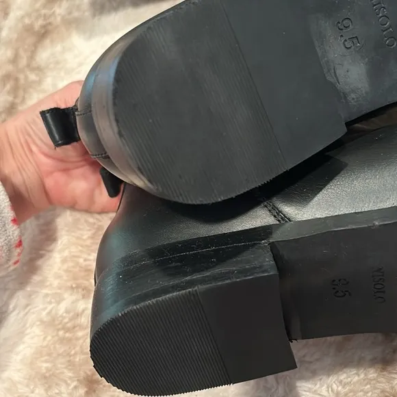 Nisolo Every day Chelsea boot size 9.5, black with dust bag