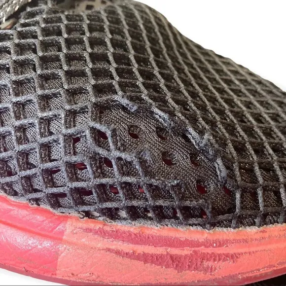 NOBULL Black Gradient Mesh Runner Sneakers Red Ombre Sole Mens 10
