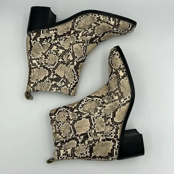 Nordstrom Nohazina-Lea Snakeskin Embossed Leather Block Heel Pull On Boots NWT