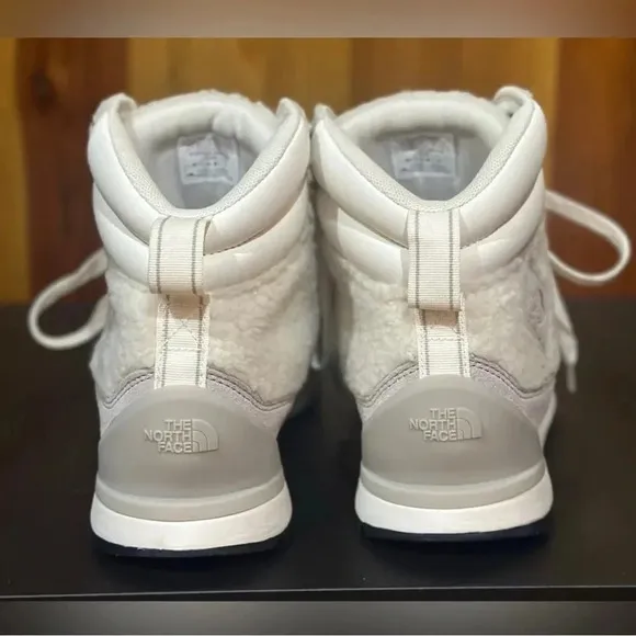 North Face Back-to-Berkeley IV High Pile Sherpa Boots Grey/White Women’s 10.5