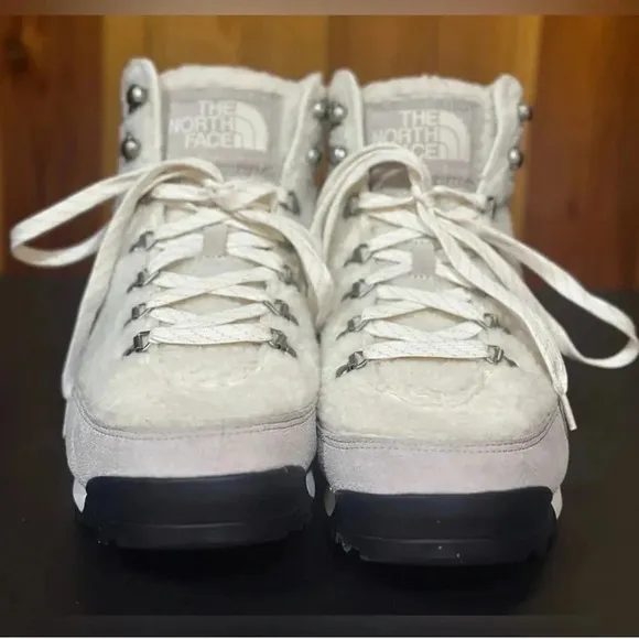 North Face Back-to-Berkeley IV High Pile Sherpa Boots Grey/White Women’s 10.5