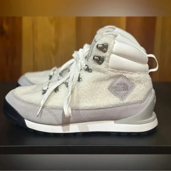 North Face Back-to-Berkeley IV High Pile Sherpa Boots Grey/White Women’s 10.5