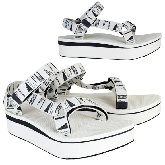 NWB Teva womens flatform universal strappy platform sandals chara bright white