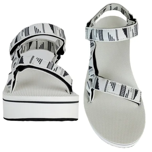NWB Teva womens flatform universal strappy platform sandals chara bright white