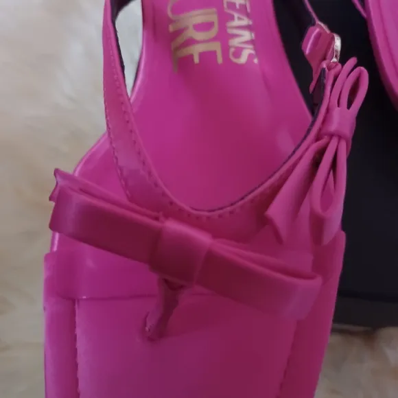 NWB, VERSACE JEANS COUTUREPink Millie Sandals