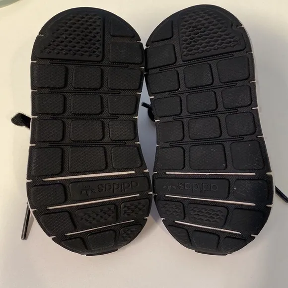 NWOB Adidas swift run sneakers - toddler 4K