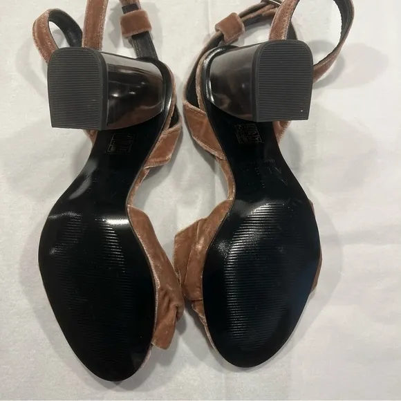 NWOB Alex   Alex Velvet Ankle Wrap Block Heel Sandals Sz-8/38