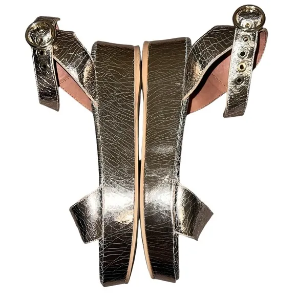 {NWOB Free People Metallic Gold Buckle Strap Platform Sandals in Size 40 / 9}