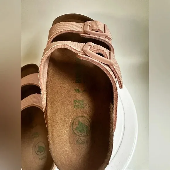 NWOB Kids Birkenstock Arizona Vegan Pink Textile Strap Sandal Sz US 1-1.5 EU 32