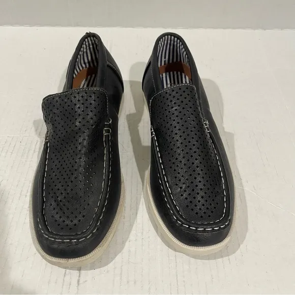 NWOB Men’s Black Loafers Slip On Shoes Set Of 2 Size 9 US NEW!