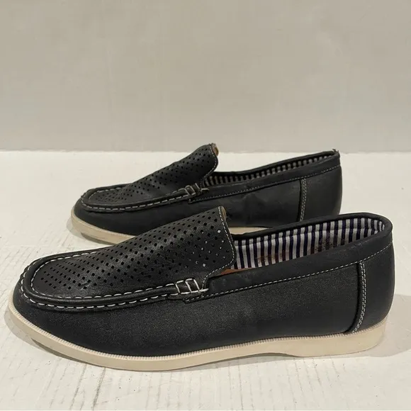 NWOB Men’s Black Loafers Slip On Shoes Set Of 2 Size 9 US NEW!