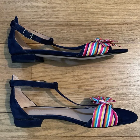 NWOT - ANTHROPOLOGIE “Elenore” Navy Blue Suede T-Strap Sandals with Bows / Sz 9