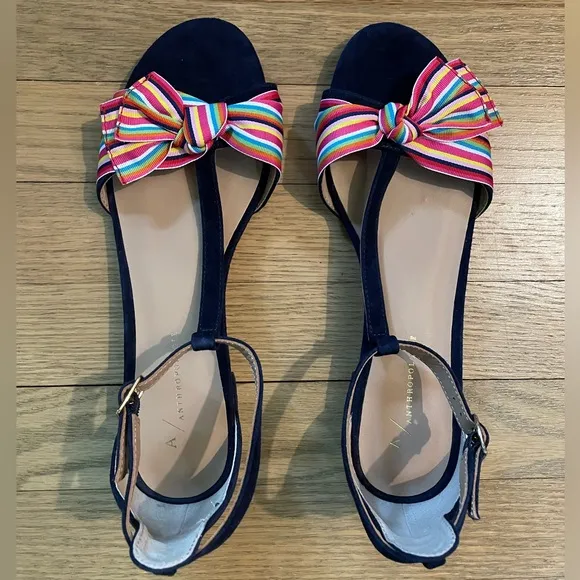 NWOT - ANTHROPOLOGIE “Elenore” Navy Blue Suede T-Strap Sandals with Bows / Sz 9