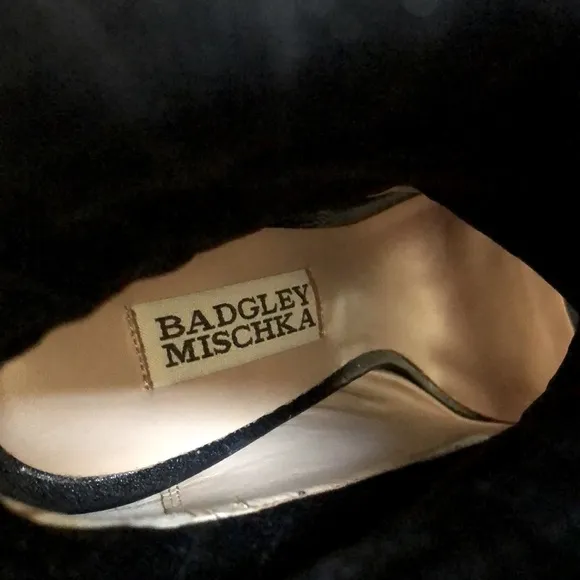 NWOT Badgley Mischka VIVI rhinestone sock booties. Sz 6. Glistening jewels.Black