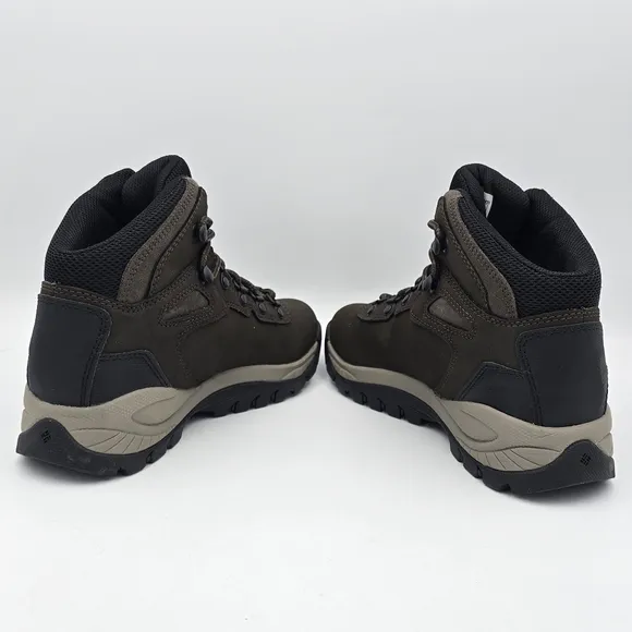 NWOT Columbia Women’s Newton Ridge™ Plus Waterproof Hiking Boots, Size 6